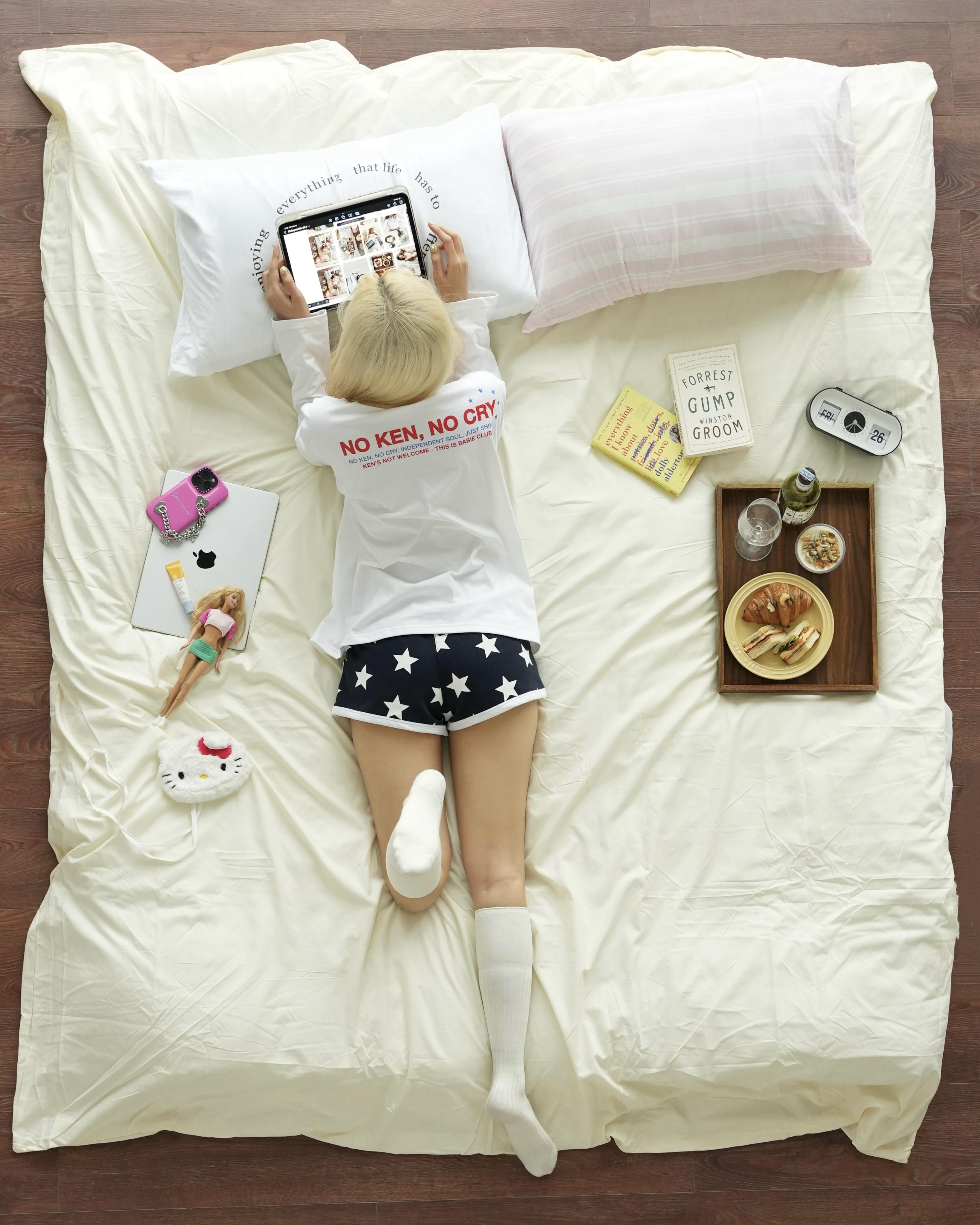 HOME ALONE LONG SLEEVE TEE