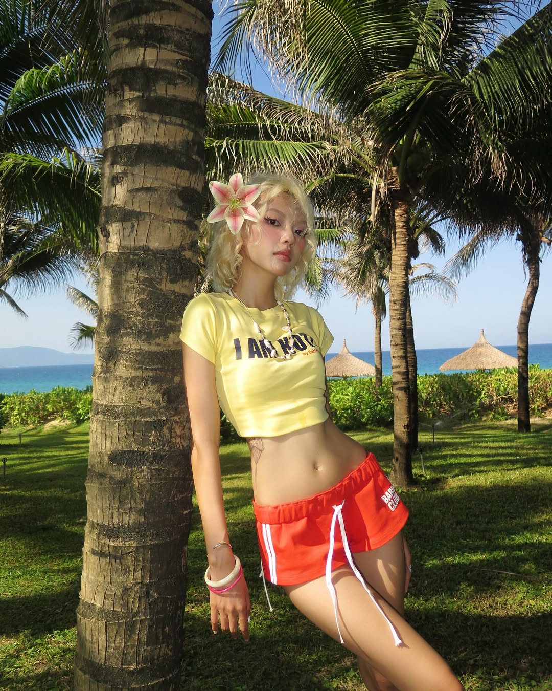 BABIE TEE "I AM HOT"